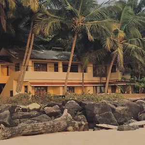  Guest house Kizhunna Rock House